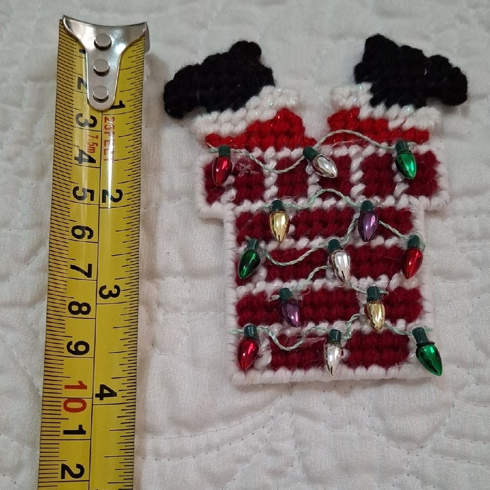 Handmade Plastic Canvas Santa Stuck In Chimney Magnet